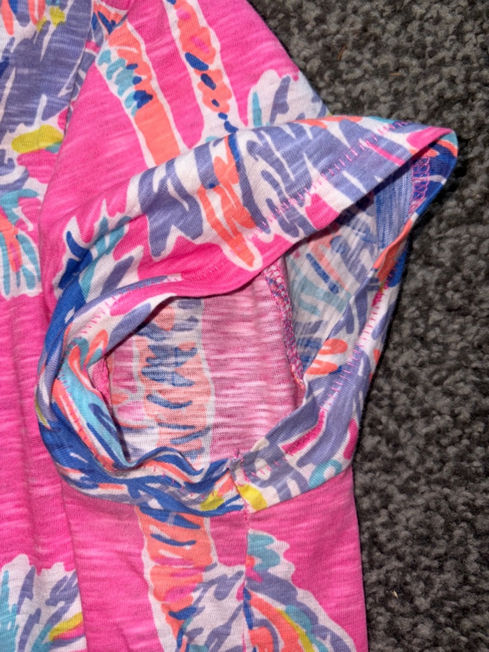 Lilly Pulitzer Etta V-Neck Tee Shirt Hot Pink Palm Print Size Small - Picture 9 of 12